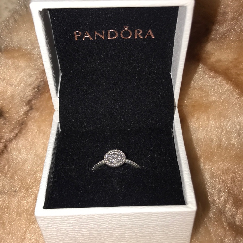 pandora radiant elegance ring